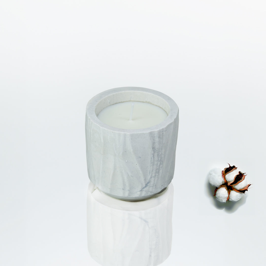 Bougie parfumée en jesmonite marbre gris, parfum fleur de coton - May26