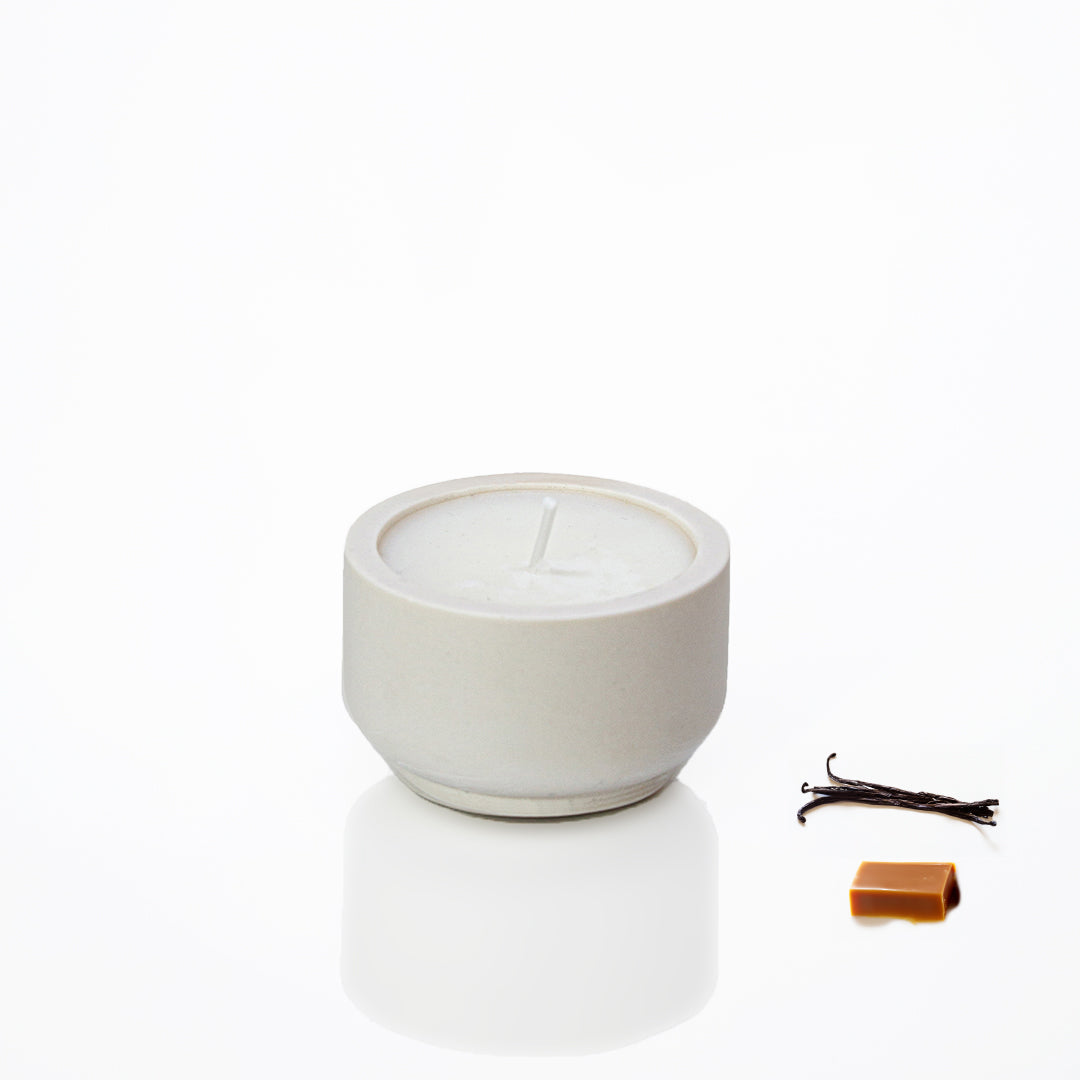 Bougie parfumée petit pot en jesmonite blanc, parfum vanille caramel - May26