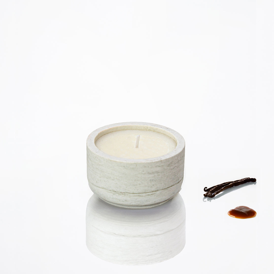 Bougie parfumée petit pot en jesmonite marbre gris, parfum vanille caramel - May26