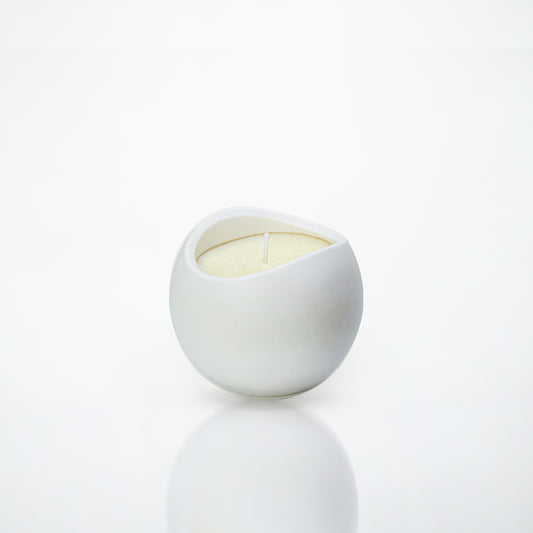 Bougie parfumée pot boule en jesmonite blanc - May26