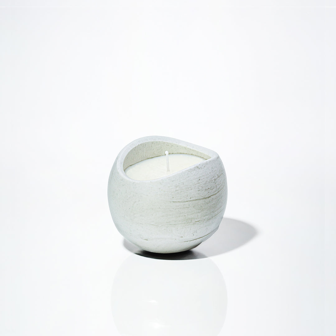 Bougie parfumée pot boule en jesmonite marbre doré - May26