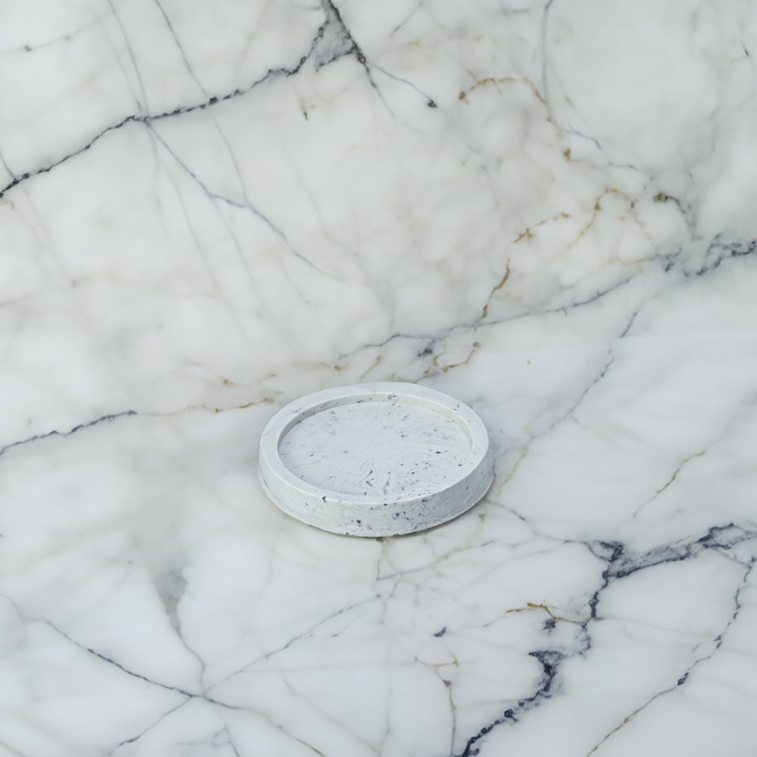 petit plateau rond en marbre gris - May26
